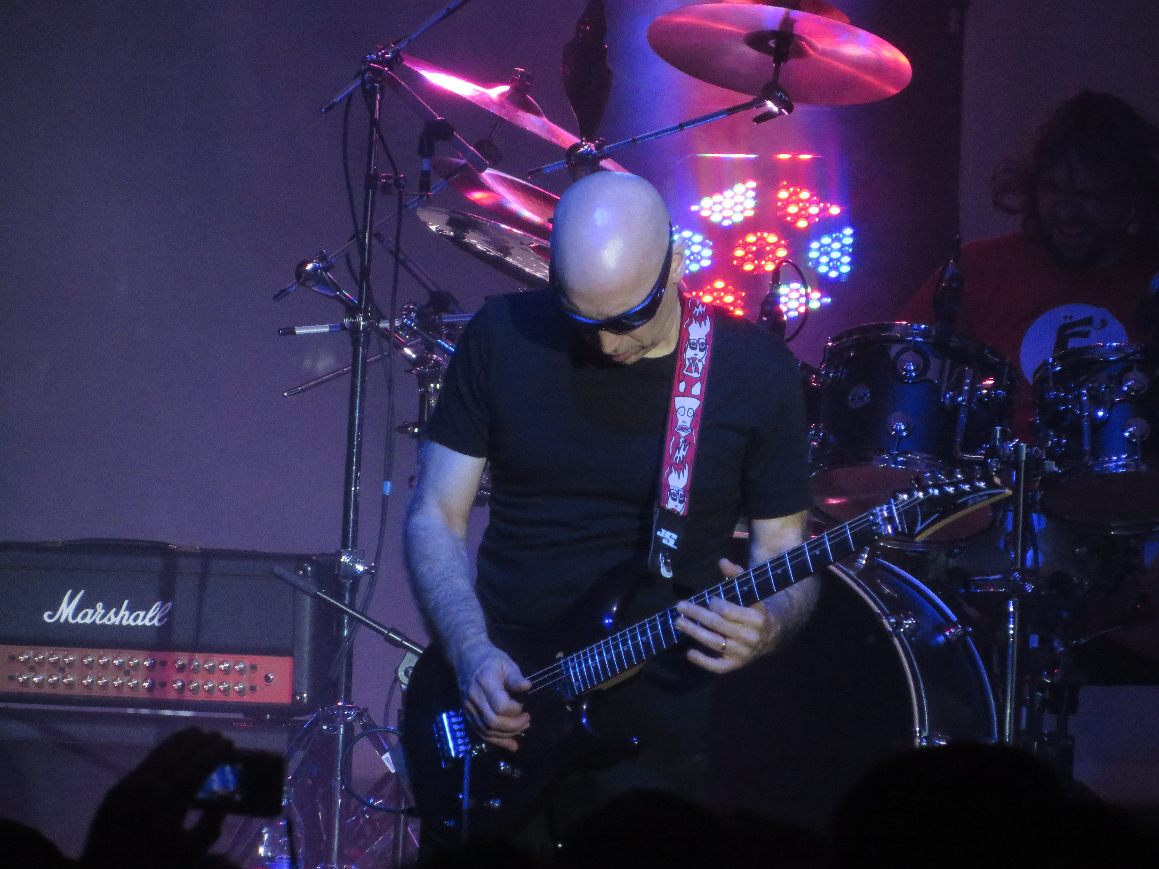 JoeSatriani2016-04-08DanforthMusicHallTorontoCanada (15).JPG